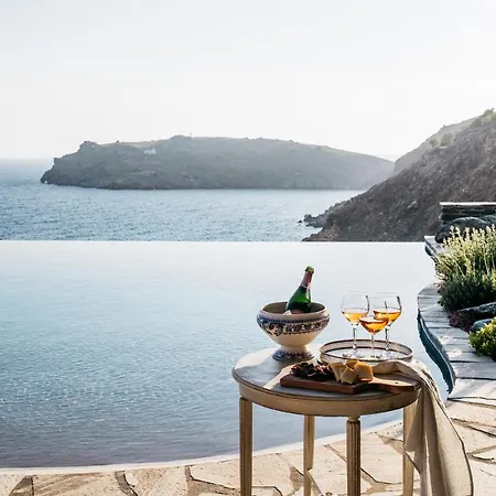 Pool Front Unique Bedrooms With Access To The Sea *