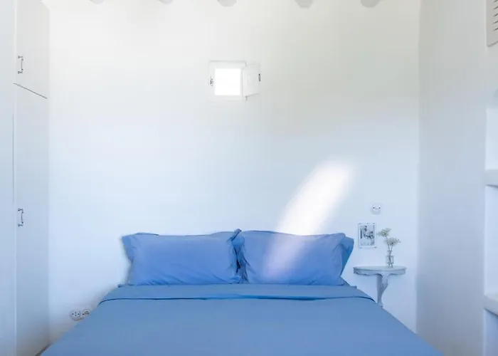 Pool Front Unique Bedrooms With Access To The Sea Сasa de vacaciones *