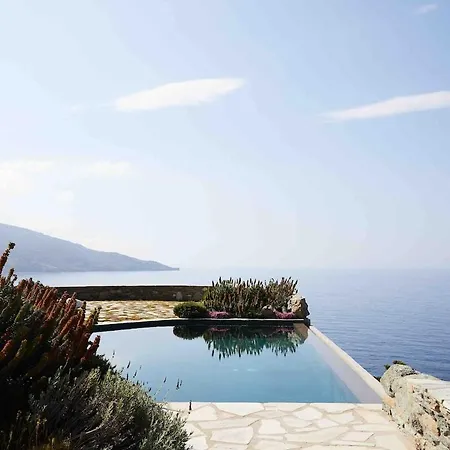 Pool Front Unique Bedrooms With Access To The Sea Prázdninový dům *